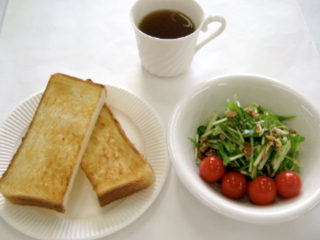 ″作りおきおかず″でらくらくパン食