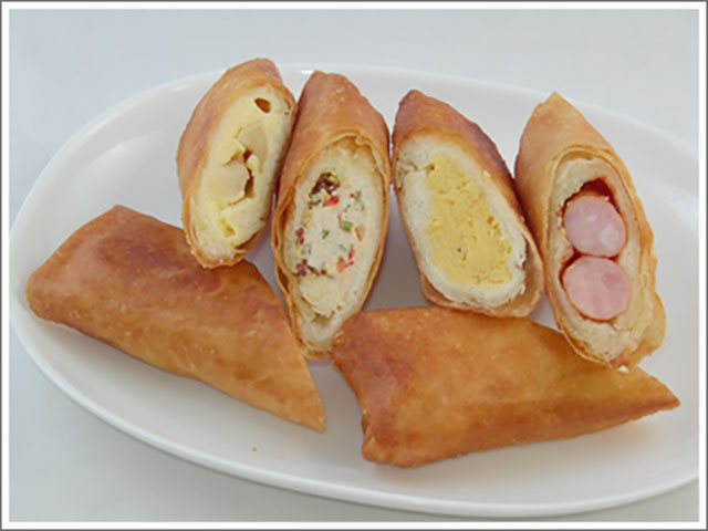 パイ風サンドイッチ チキン・ウィンナー・りんご
